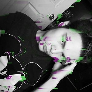 Meet your Posher, Moises